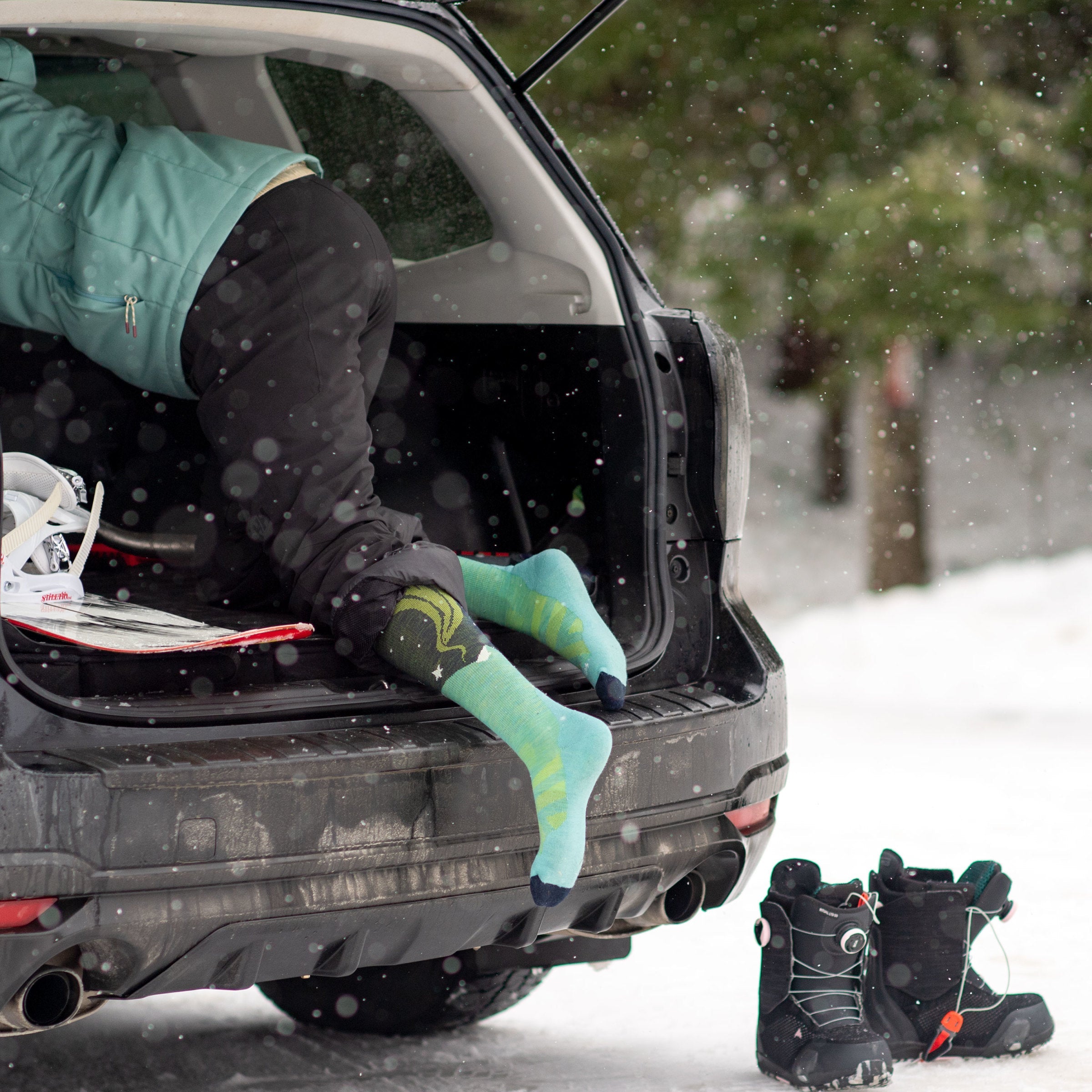 Women's Aurora Over-the-Calf Lightweight Ski & Snowboard Socks
